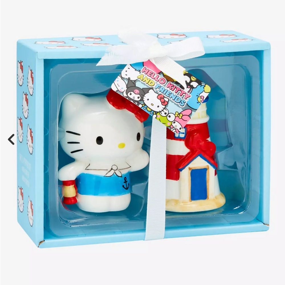 NIB hello kitty lighthouse salt and pepper shakers
